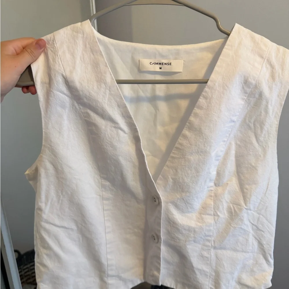 COMMENSE white vest